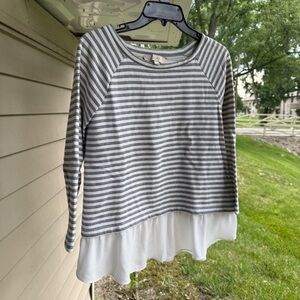 LOFT Striped Layered 3/4 Sleeve Blouse Large
Pre-Owned